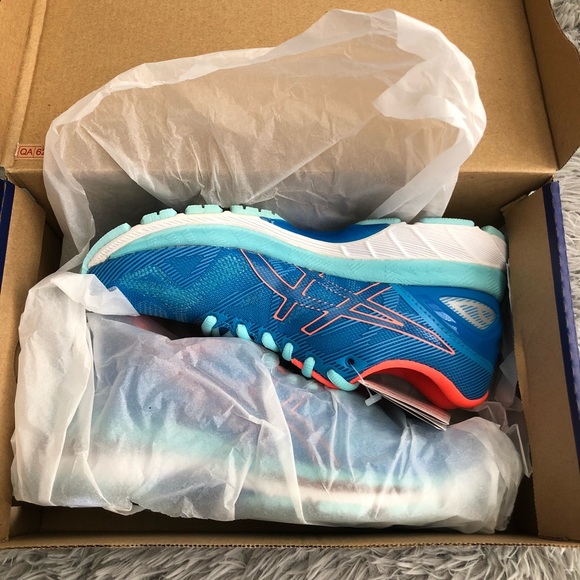 ASICS GEL-Nimbus 19 Running Shoes in BLUE CORAL - Picture 3 of 8